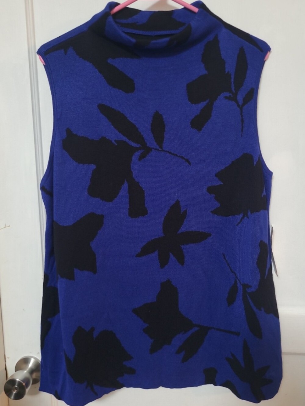 New Chico's Royal Blue & Black Floral Sleeveless Mockneck Tank Large 2